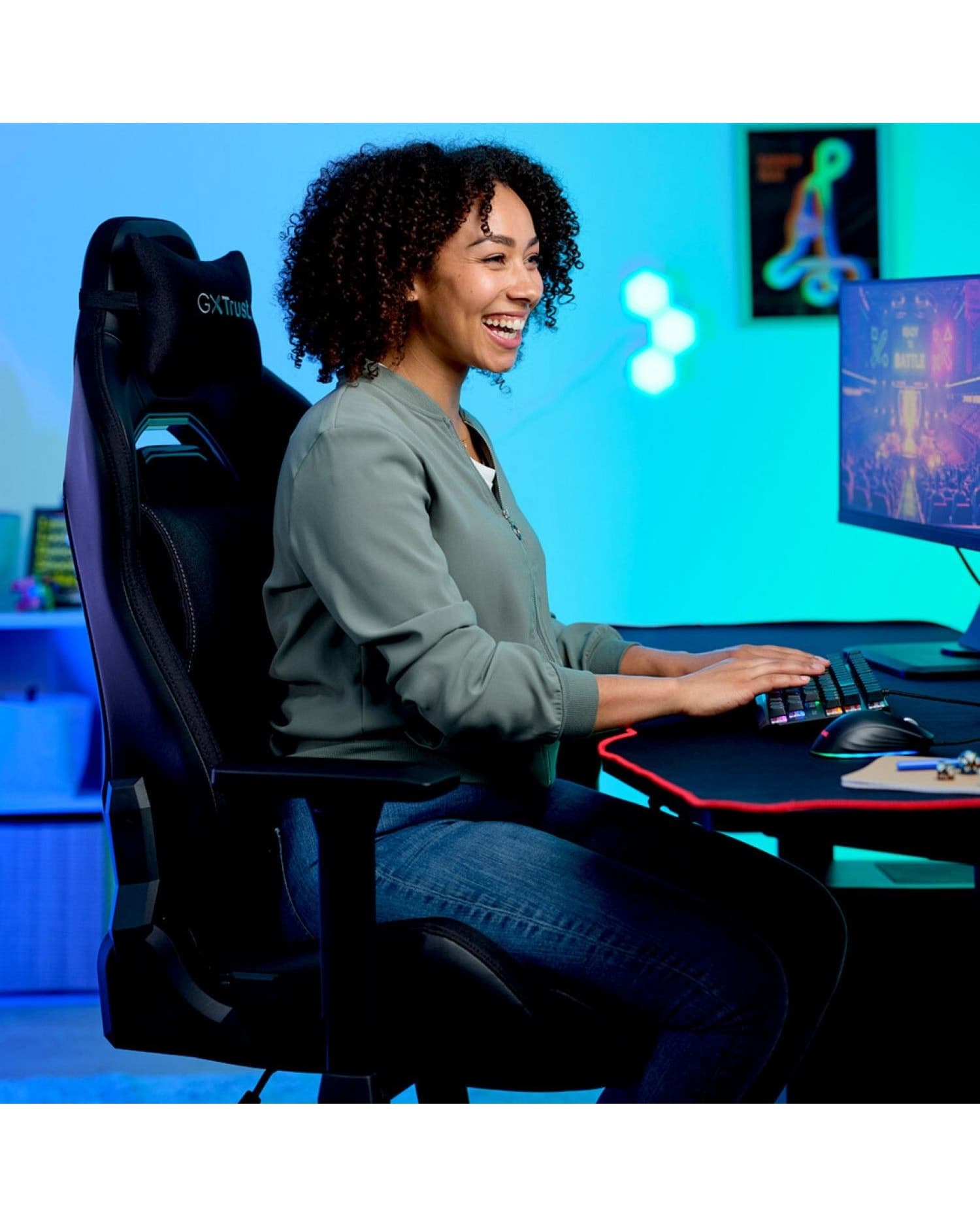SILLA GAMER GXTRUST 714 RUYA ERGONÓMICA Y TRANSPIRABLE CON APOYO 3D NEGRO